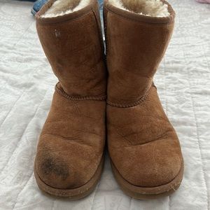Women’s short UGG boots